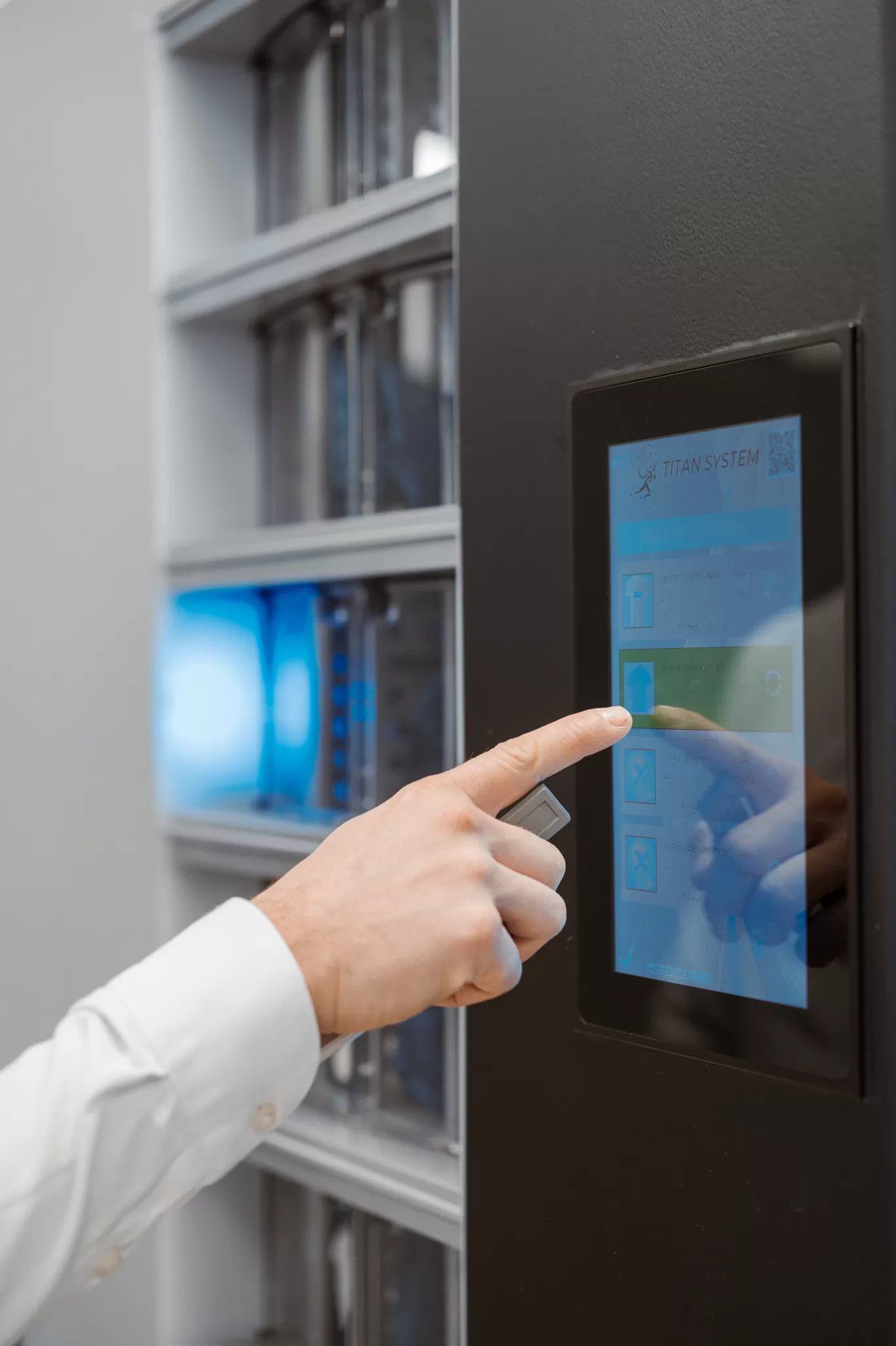 Touchscreen locker interface