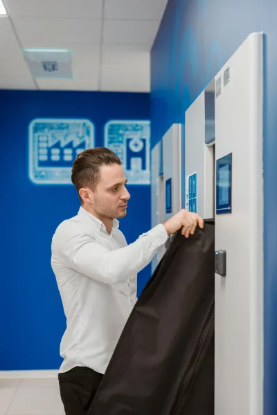 Uniform dispensing system
